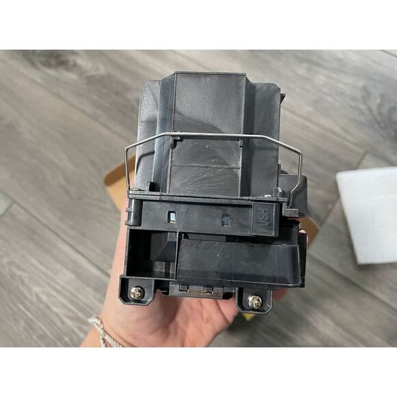 YOSUN v13h010l85 Replacement lamp for Epson Powerlite Home Cinema Projector - Picture 2 of 9